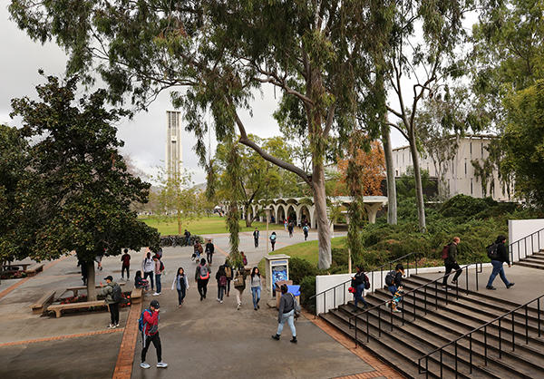 campus outdoors (c) UCR/Stan Lim